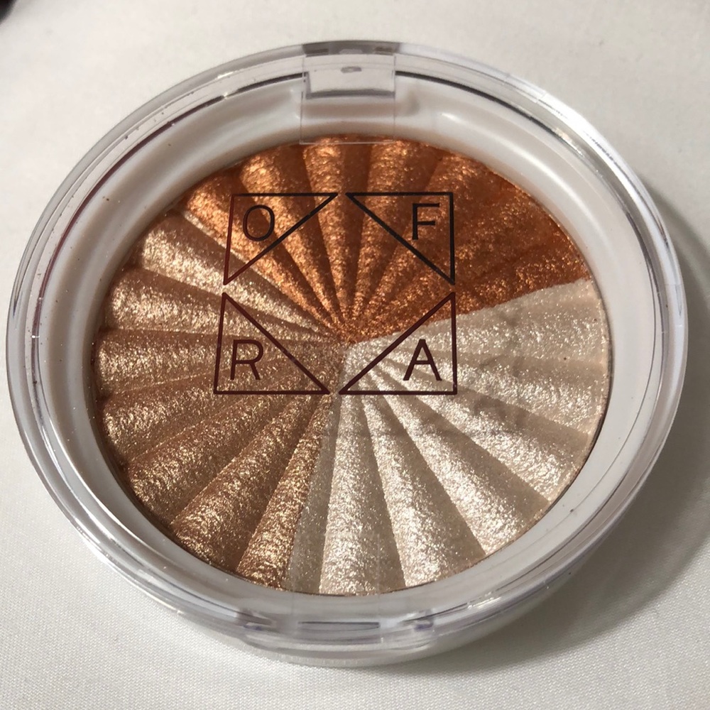 OFRA Nikkietutorials Highlighter in Everglow